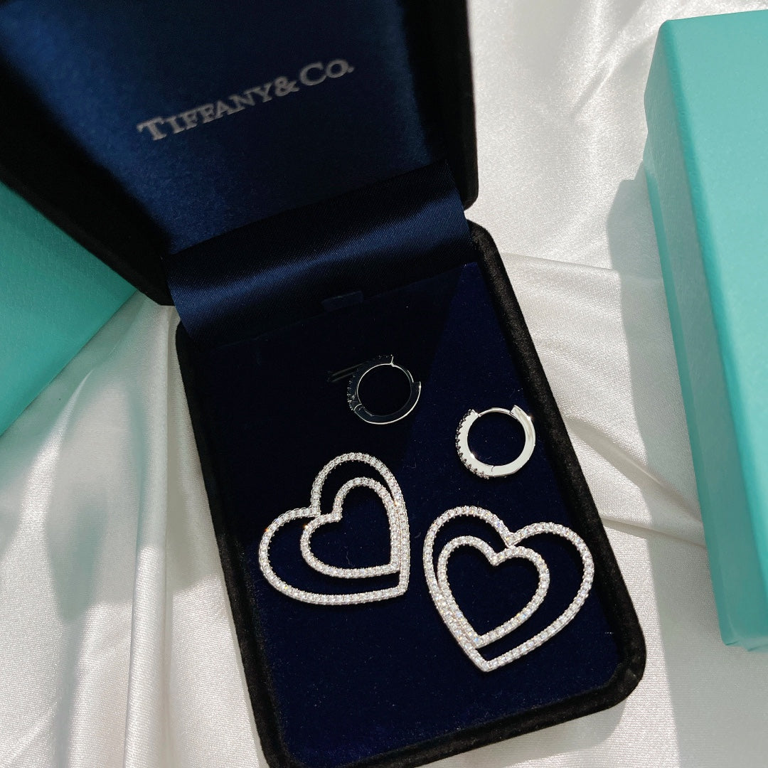 Tiffany Double Heart Diamond 18K Gold Earrings product image 4, provided for visual reference and product detail review