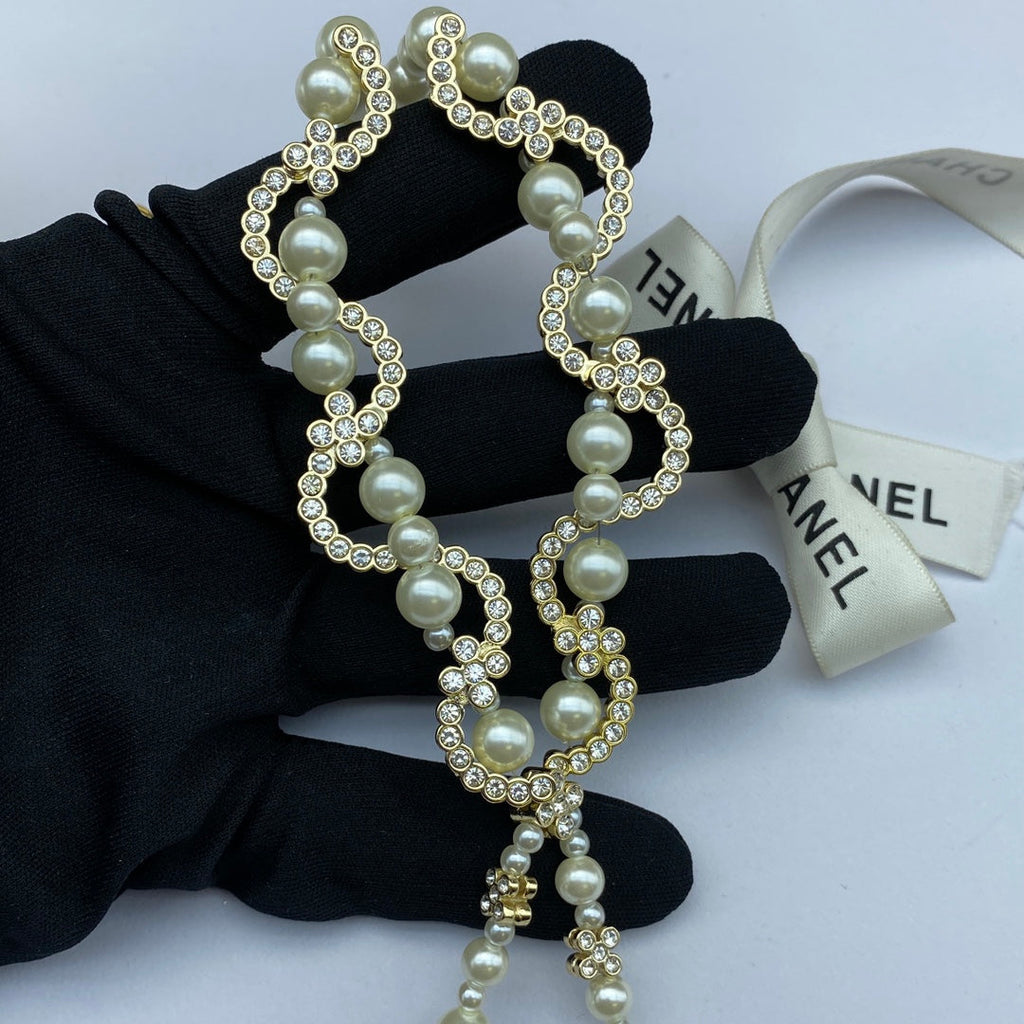 Chanel Pearl Chain 18K Gold Necklace product image 4, provided for visual reference and product detail review