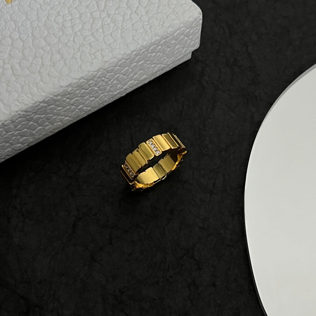 Dior Gem Diamond 18K Gold Ring product image 17, provided for visual reference and product detail review