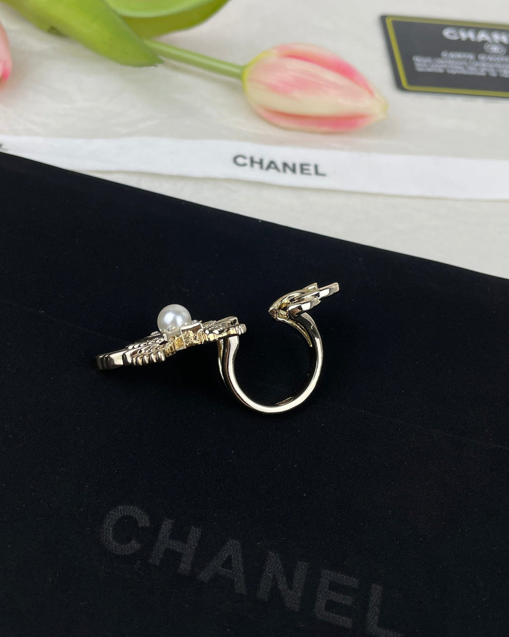 Chanel Butterfly Open 18K Gold Ring product image 5, provided for visual reference and product detail review