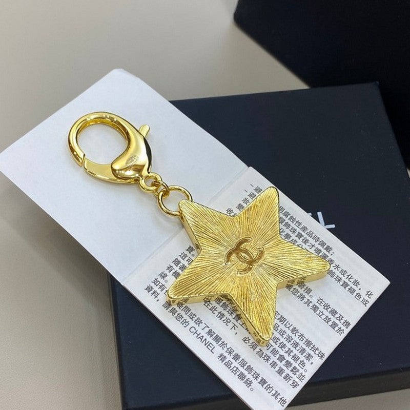 Chanel Black Gold Star 18K Gold Brooch product image 5, provided for visual reference and product detail review