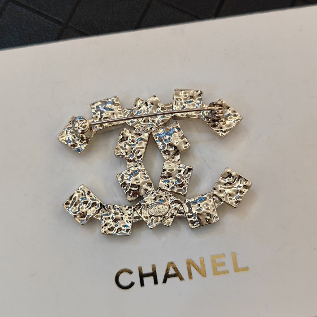 Chanel Black Crystals 18K Gold Brooch product image 4, provided for visual reference and product detail review