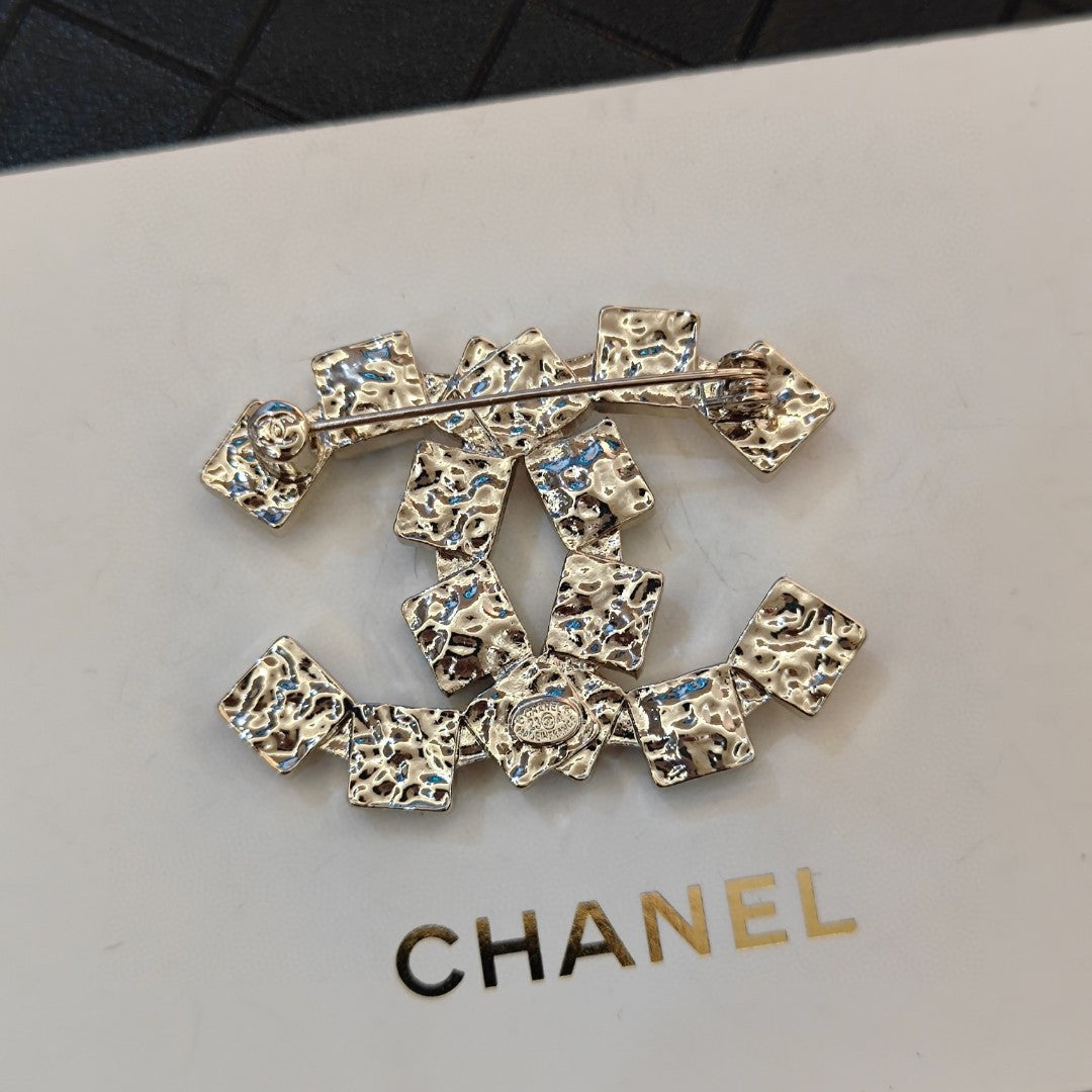 Chanel Black Crystals 18K Gold Brooch product image 4, provided for visual reference and product detail review