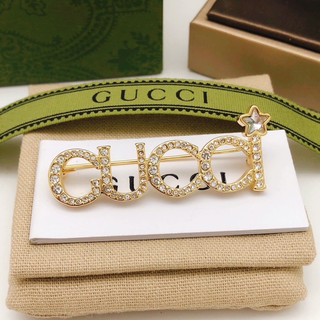 Gucci Double Diamonds 18K Gold Brooch product image 5, provided for visual reference and product detail review