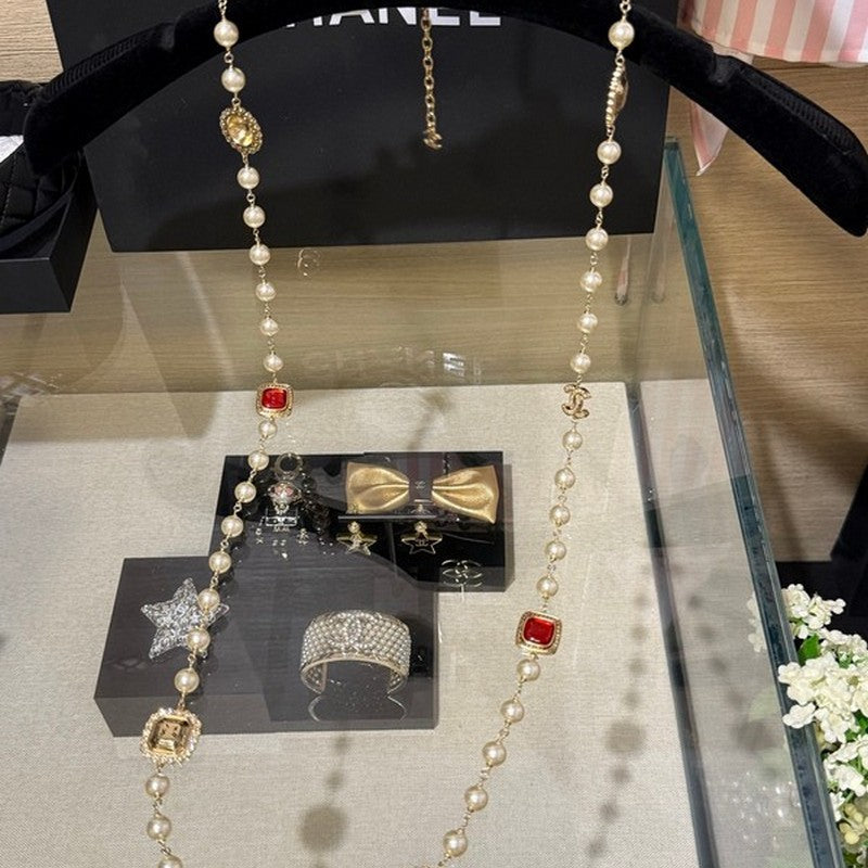 Chanel Long Pearl Red Crystals 18K Gold Necklace product image 4, provided for visual reference and product detail review