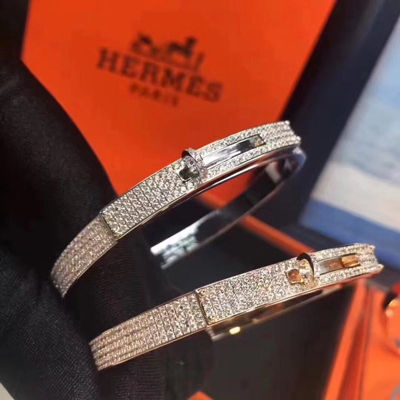 Hermes Kelly Diamonds 18K Yellow Gold Bracelet product image 13, provided for visual reference and product detail review