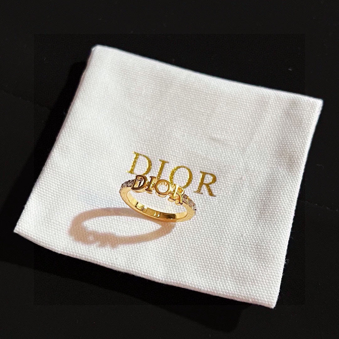 Dior Revolution 18K Gold Ring product image 9, provided for visual reference and product detail review