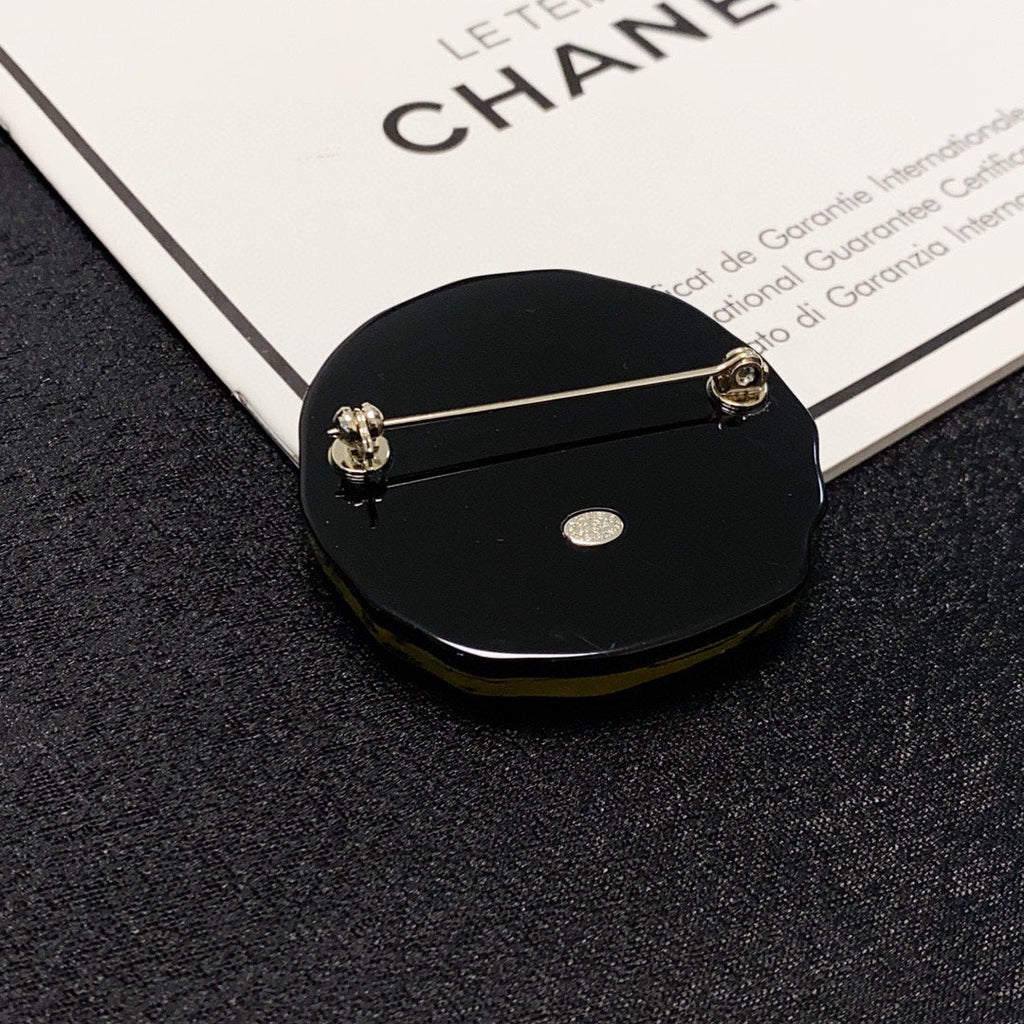 Chanel Color 18K Gold Brooch product image 6, provided for visual reference and product detail review