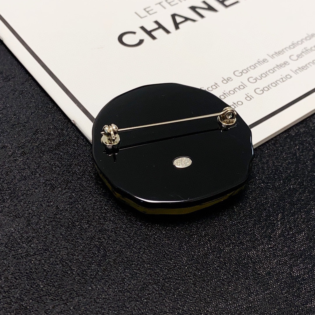 Chanel Color 18K Gold Brooch product image 6, provided for visual reference and product detail review