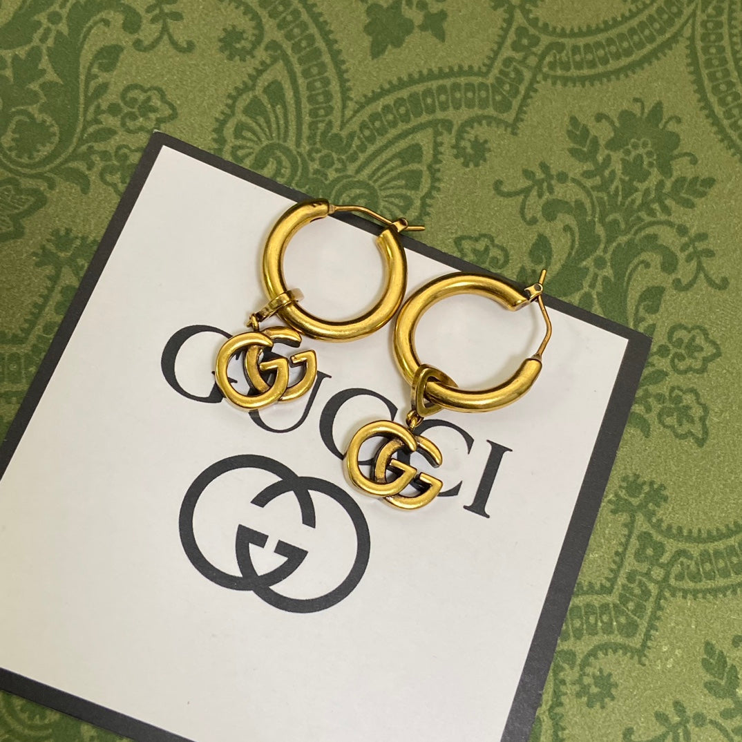 Gucci Double Hollow 18K Gold Earrings product image 6, provided for visual reference and product detail review