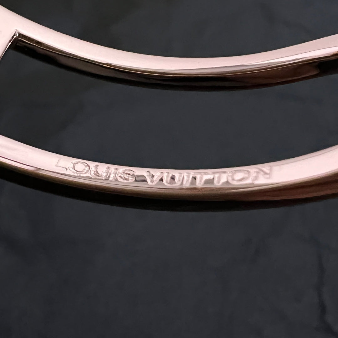 Louis Vuitton Idylle Blossom Two-Row 18K Gold Bracelet product image 10, provided for visual reference and product detail