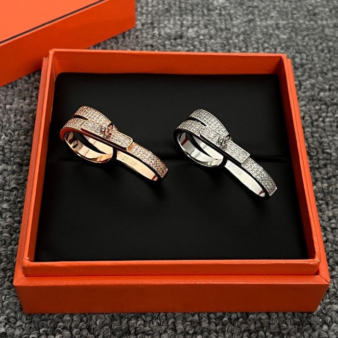 Hermes Kelly Gavroche Double 18K Gold Ring product image 6, provided for visual reference and product detail review