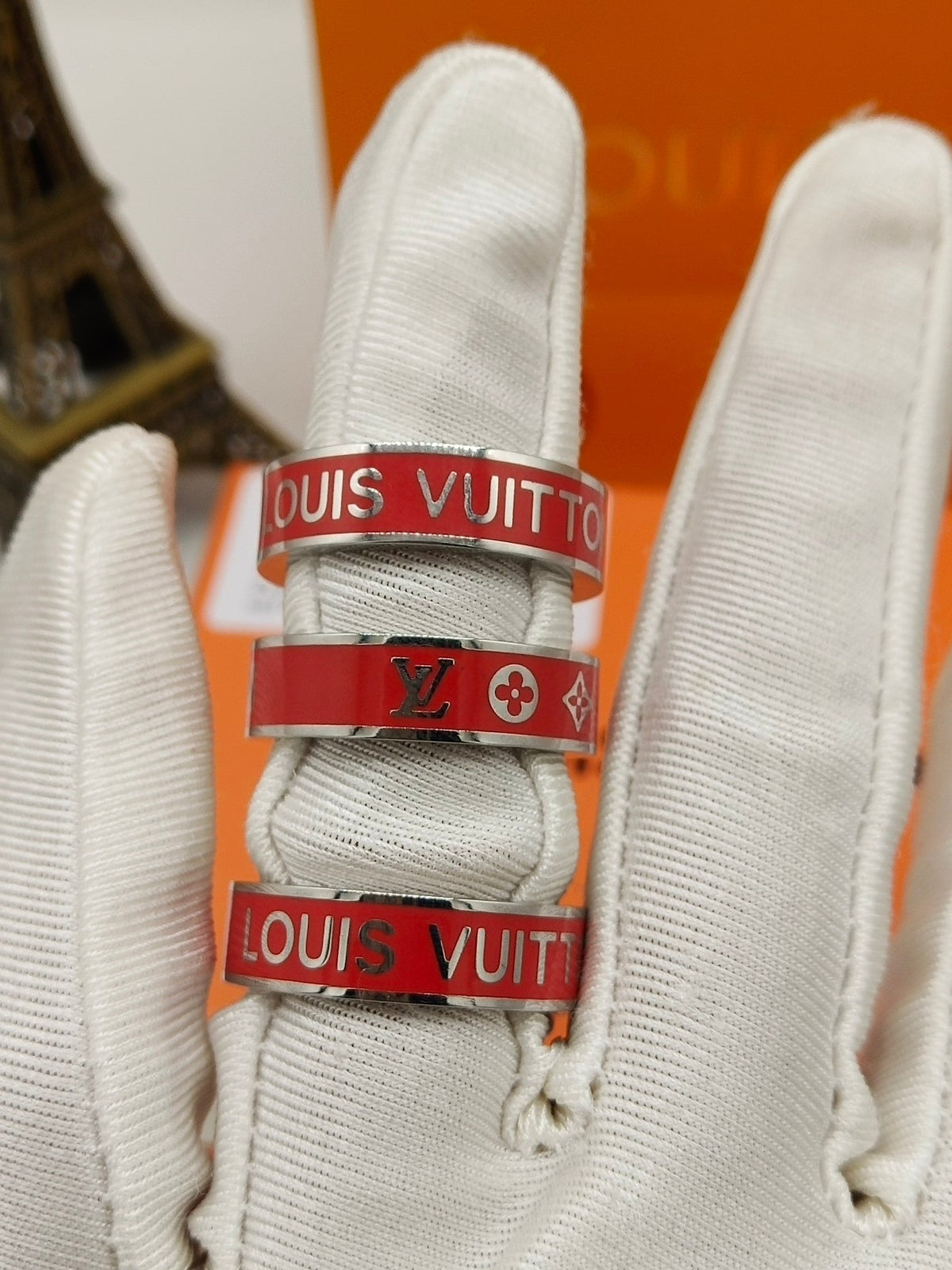 Louis Vuitton Red 18K Gold Ring product image 2, provided for visual reference and product detail review