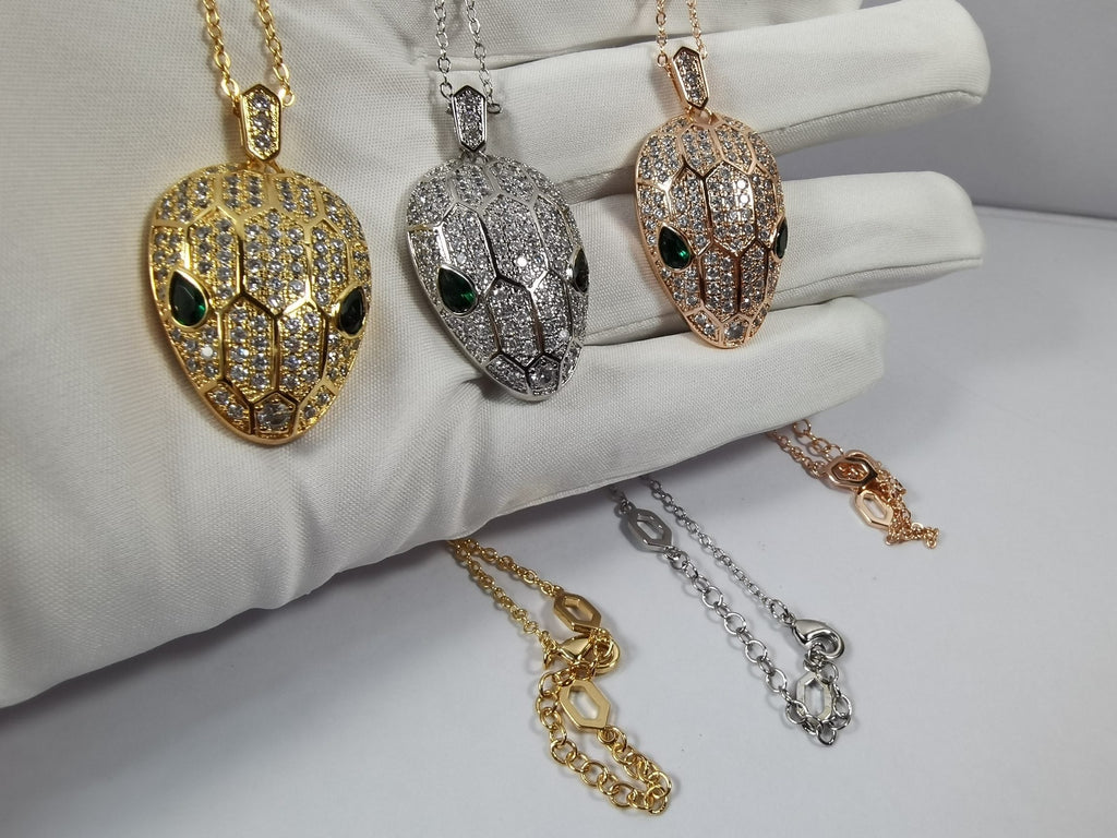 Bvlgari Serpenti Emerald 18K Gold Necklace product image 8, provided for visual reference and product detail review