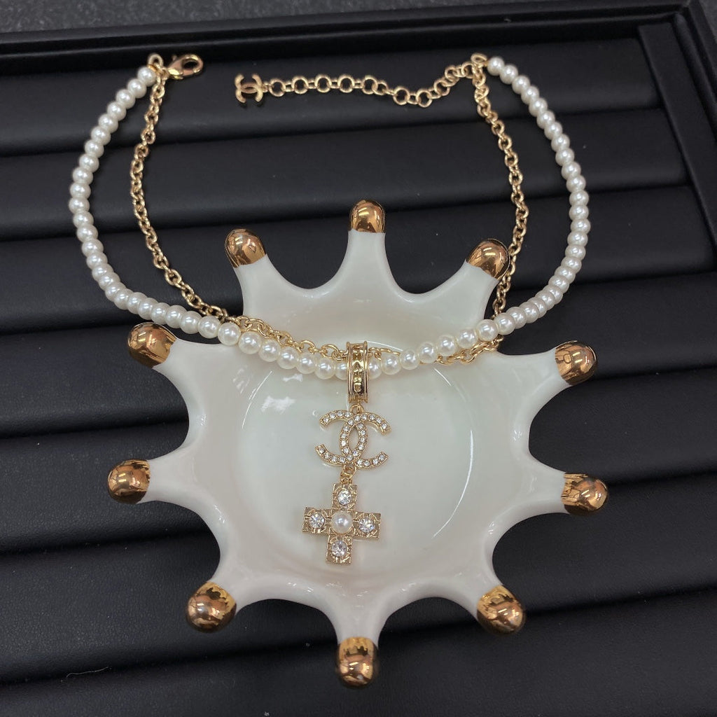 Chanel Cross Diamond Pearl Chain 18K Gold Necklace product image 4, provided for visual reference and product detail review