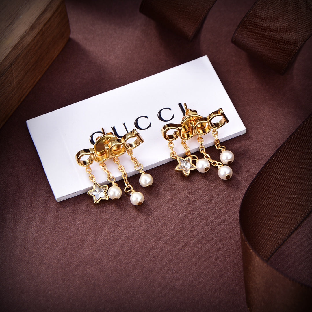 Gucci Double Script Pearl 18K Gold Earrings product image 5, provided for visual reference and product detail review