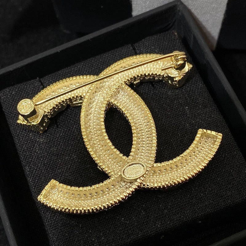 Chanel Diamond Gold 18K Gold Brooch product image 2, provided for visual reference and product detail review