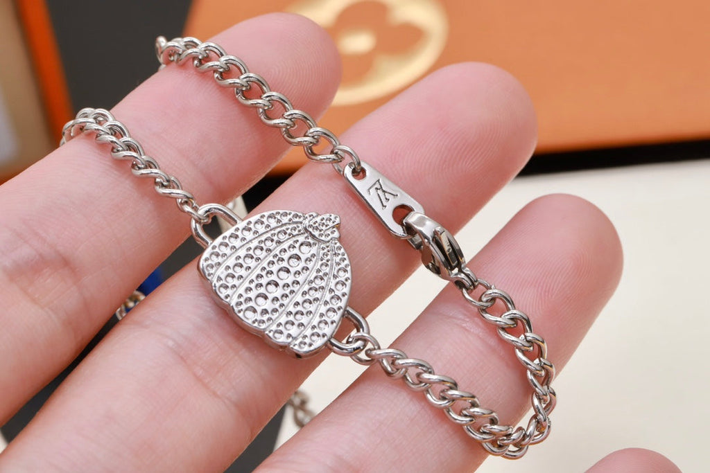 Louis Vuitton x Yk Infinity Dots 18K Gold Necklace product image 7, provided for visual reference and product detail review