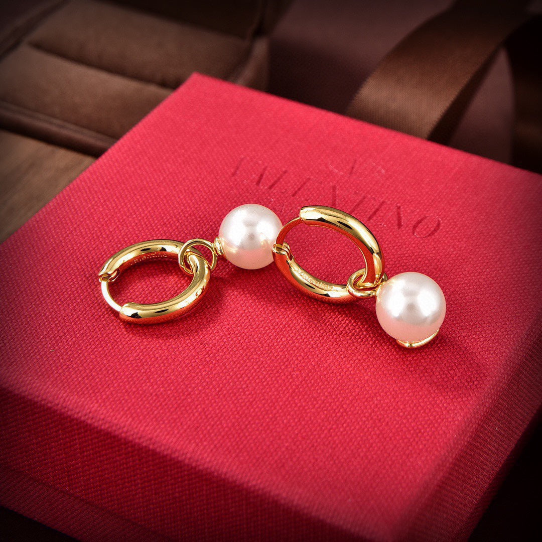 Valentino Pearl 18K Gold Earrings product image 4, provided for visual reference and product detail review