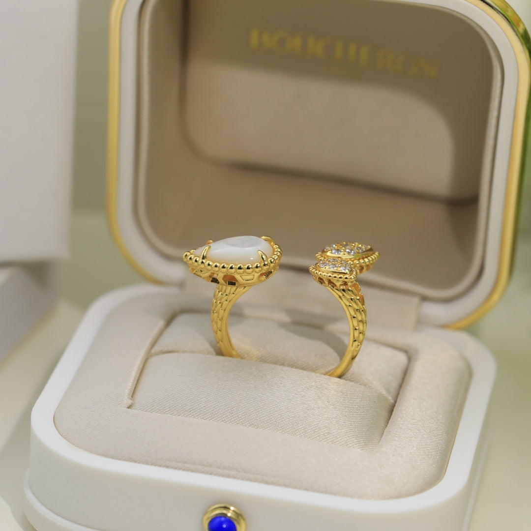 Serpent Boh ̈ ̈me Diamonds 18K Gold Ring product image 13, provided for visual reference and product detail review