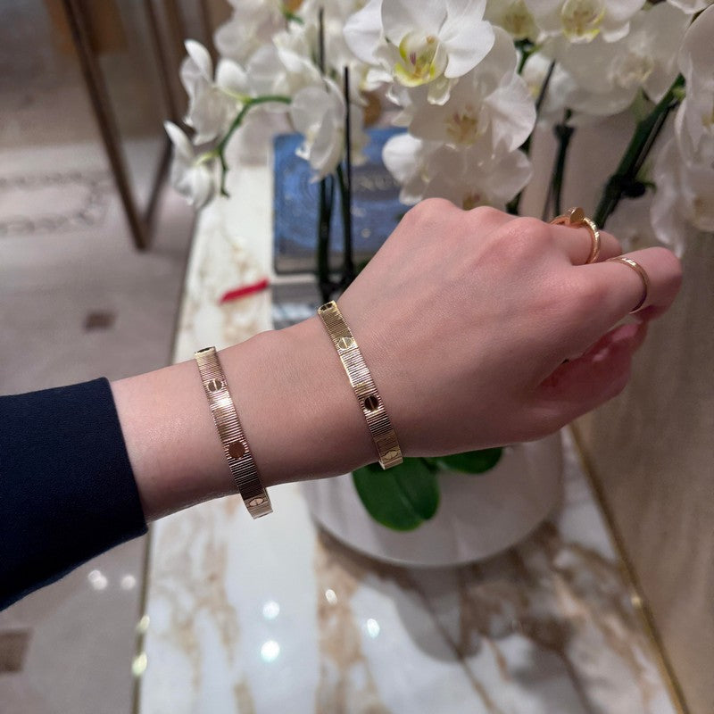 Love Unlimited 18K Gold Bracelet product image 11, provided for visual reference and product detail review