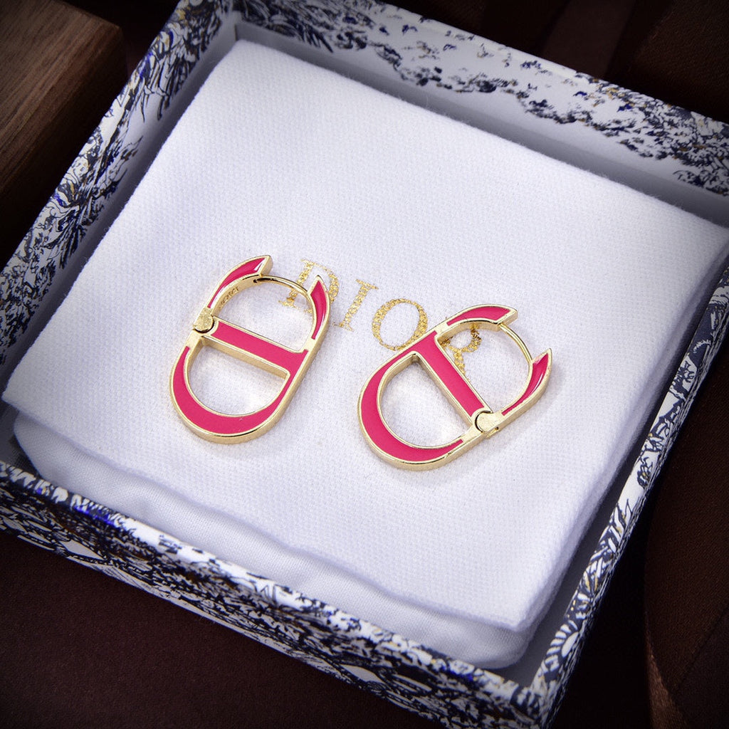 Dior 30 Montaigne Rani Pink 18K Gold Earrings product image 10, provided for visual reference and product detail review
