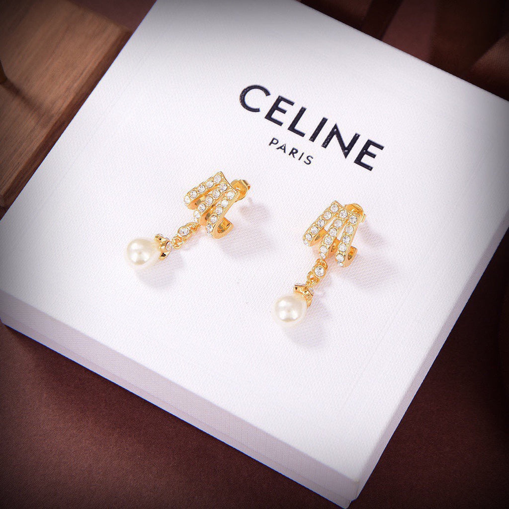 Celine Vintage Pearls 18K Gold Earrings product image 6, provided for visual reference and product detail review
