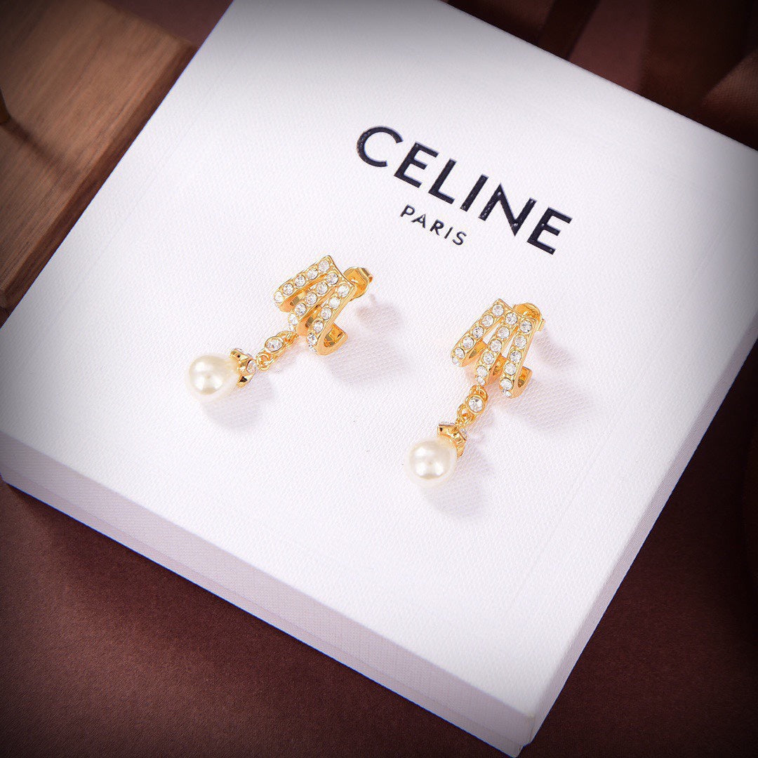 Celine Vintage Pearls 18K Gold Earrings product image 6, provided for visual reference and product detail review