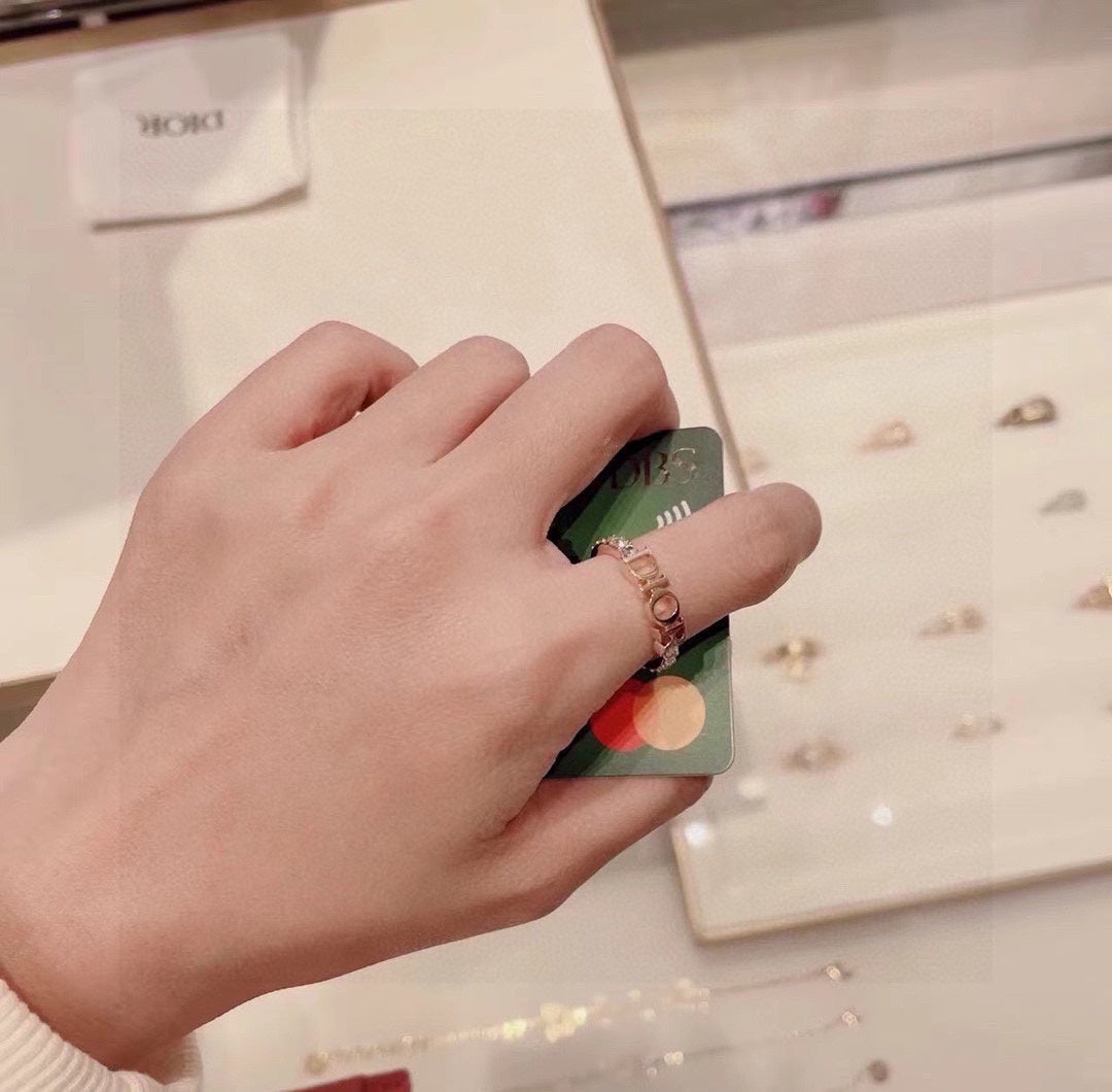Dior Revolution 18K Gold Ring product image 4, provided for visual reference and product detail review