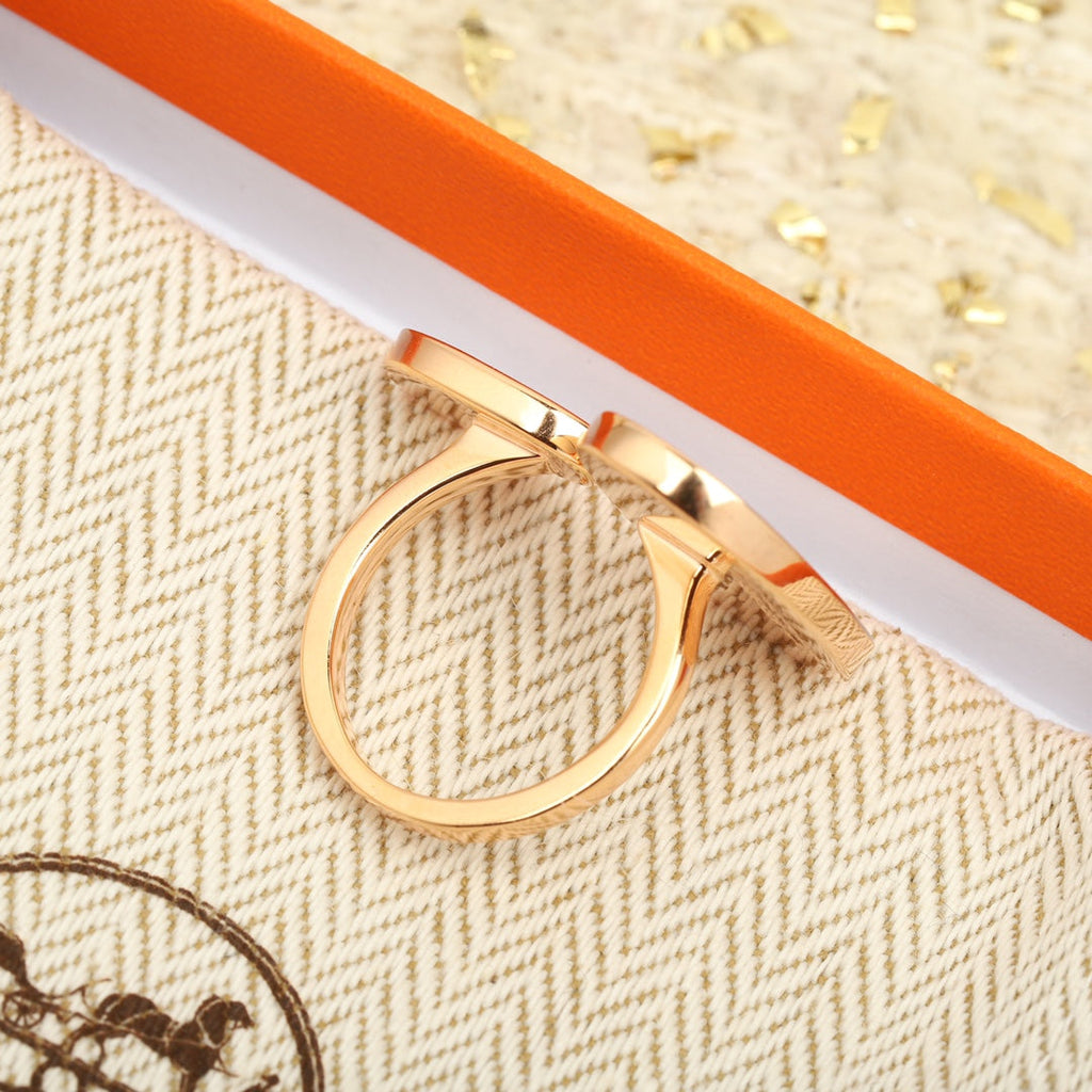 Hermes Chaine D'ancre Verso Large 18K Gold Ring product image 9, provided for visual reference and product detail review