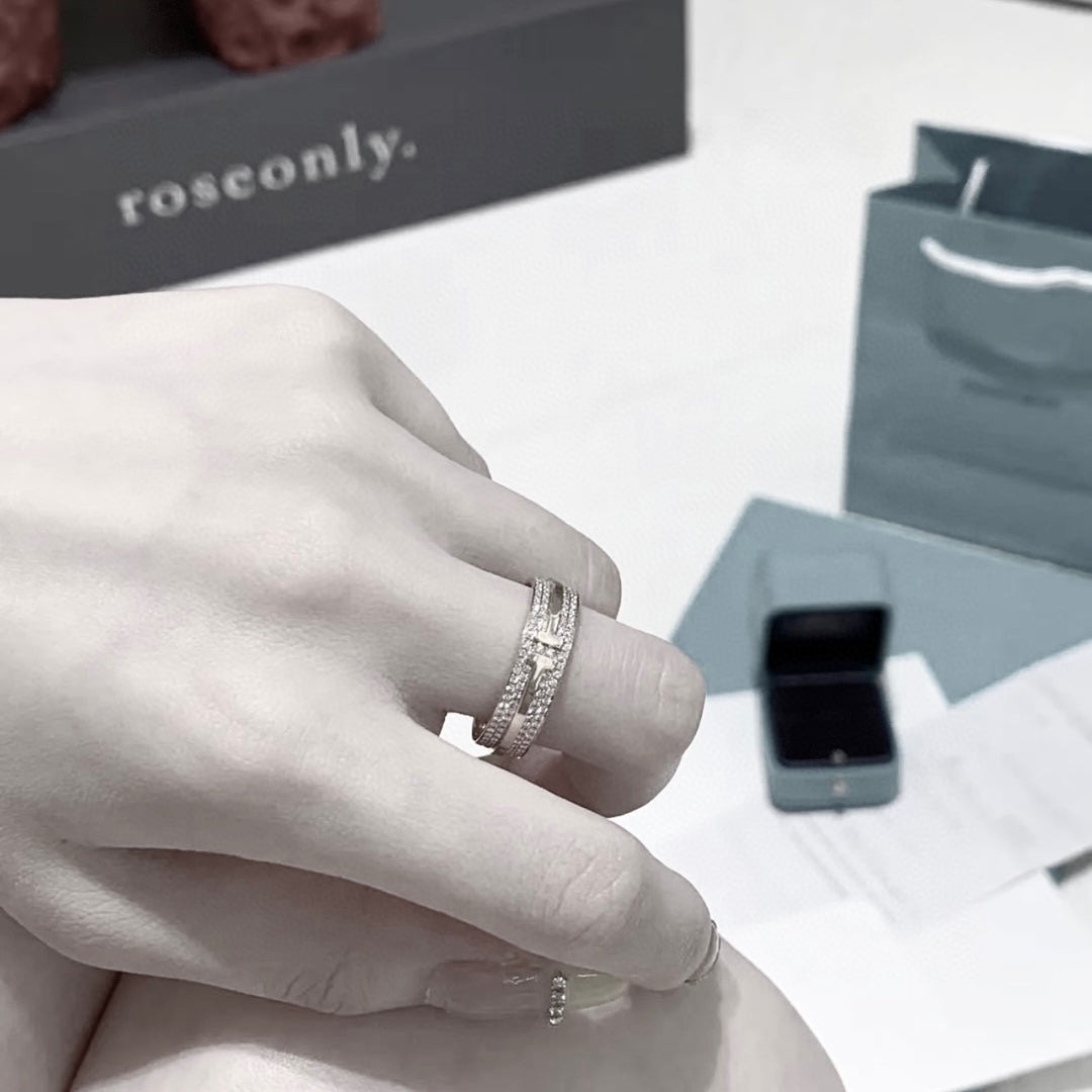 Tiffany Narrow Pave Diamond 18K Gold Ring product image 3, provided for visual reference and product detail review