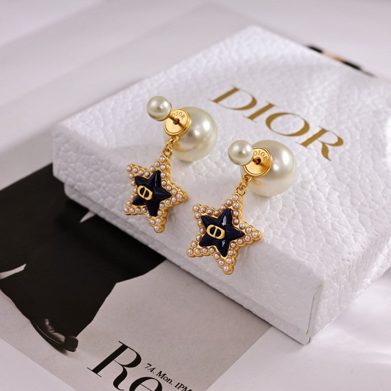 Dior Tribales Star Pearl 18K Gold Earrings product image 6, provided for visual reference and product detail review