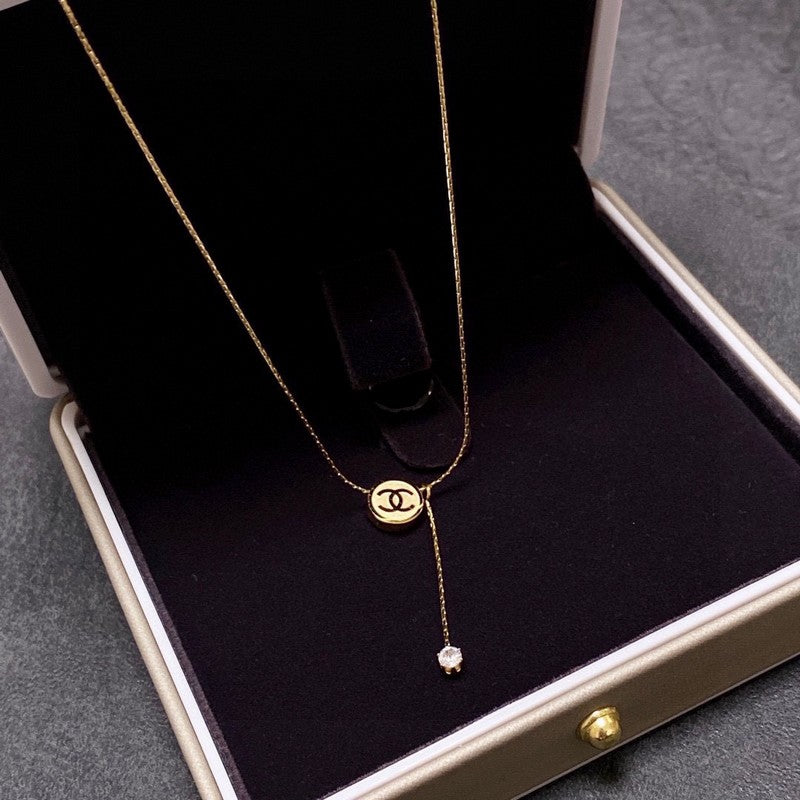 Chanel Gold 18K Gold Necklace product image 7, provided for visual reference and product detail review