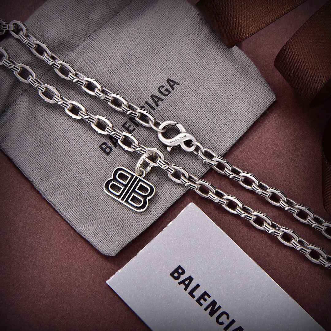 Balenciaga Chain 18K Gold Necklace product image 2, provided for visual reference and product detail review