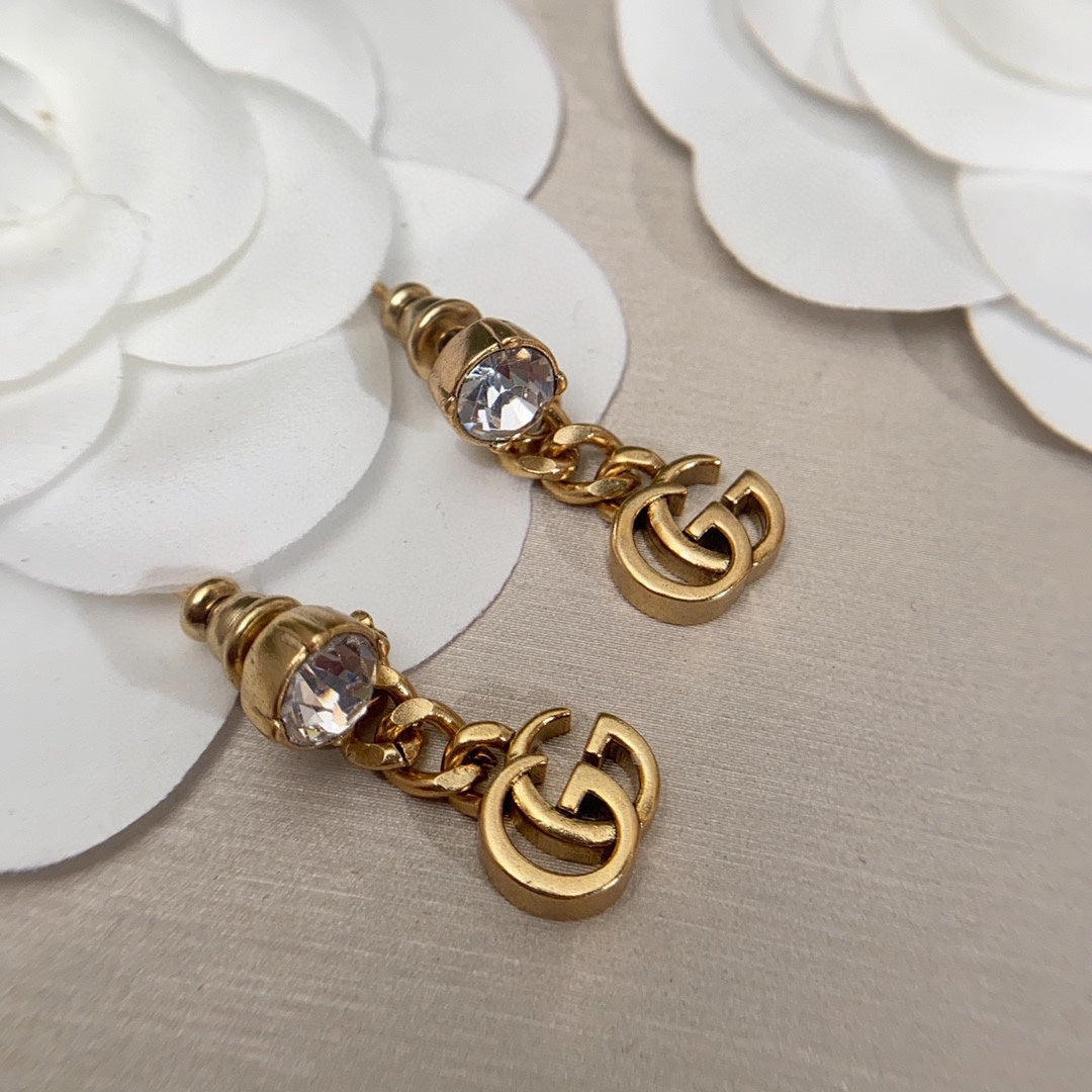 Gucci Double Crystal Chain 18K Gold Earrings product image 6, provided for visual reference and product detail review