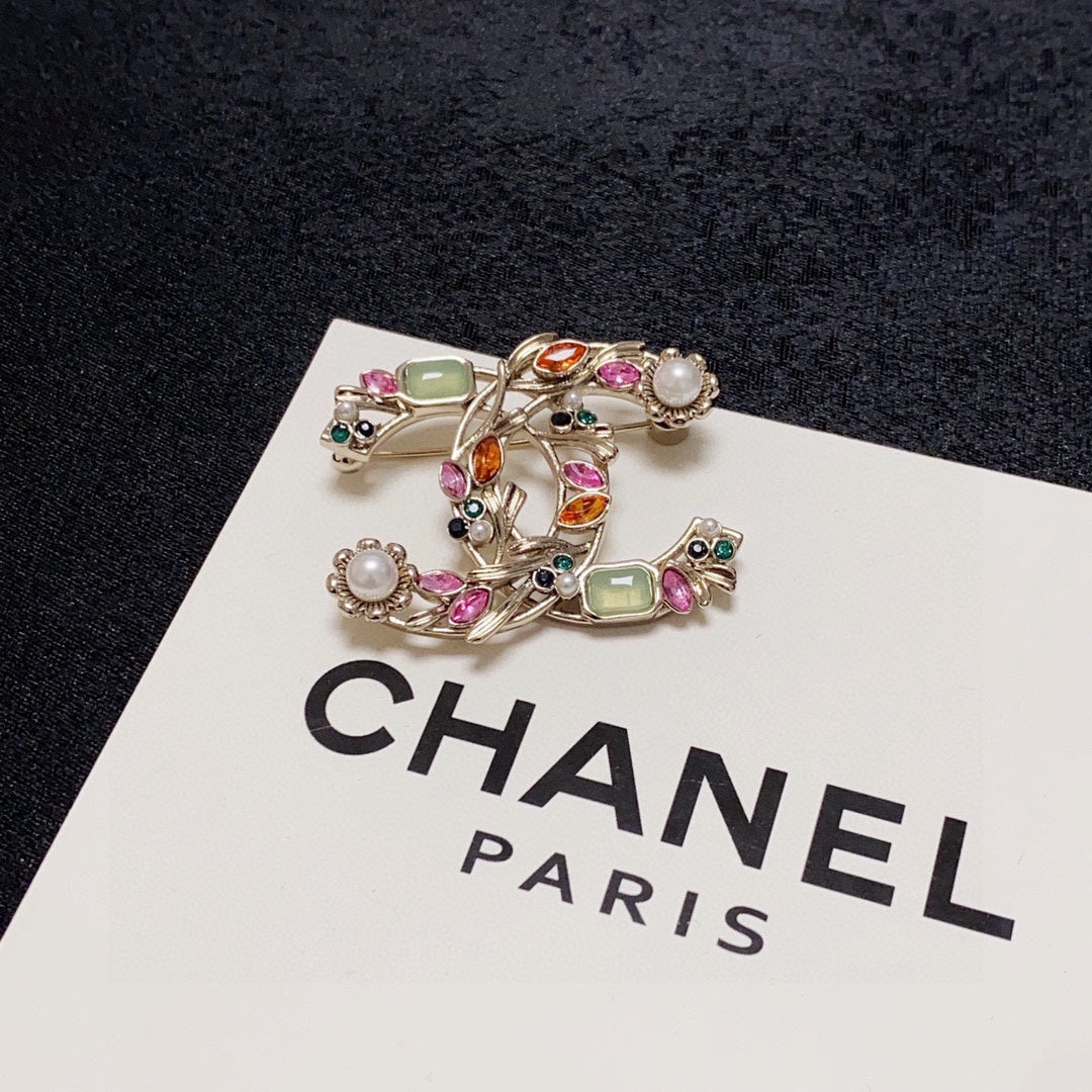 Chanel Crystal Flower 18K Gold Brooch product image 5, provided for visual reference and product detail review