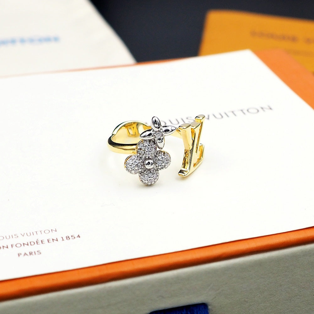 Louis Vuitton Gram 18K Gold Ring product image 7, provided for visual reference and product detail review