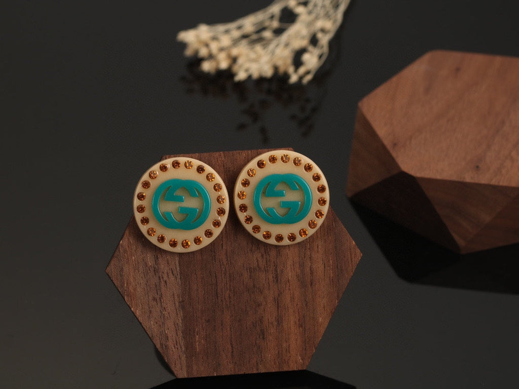 Gucci Double Resin 18K Gold Earrings product image 4, provided for visual reference and product detail review