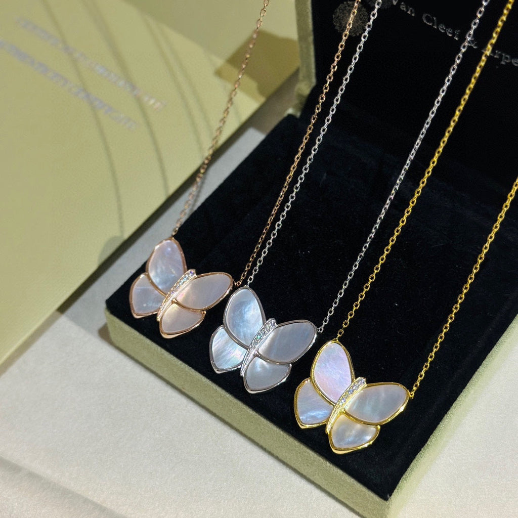 Butterfly Pearl 18K Gold Necklace product image 9, provided for visual reference and product detail review