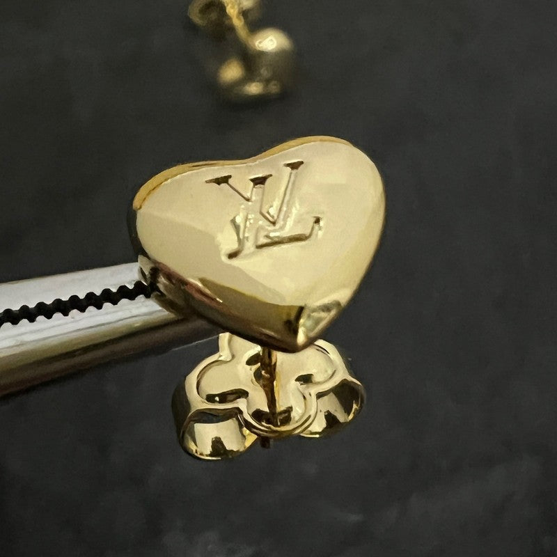 Louis Vuitton Heart 18K Gold Earrings product image 3, provided for visual reference and product detail review