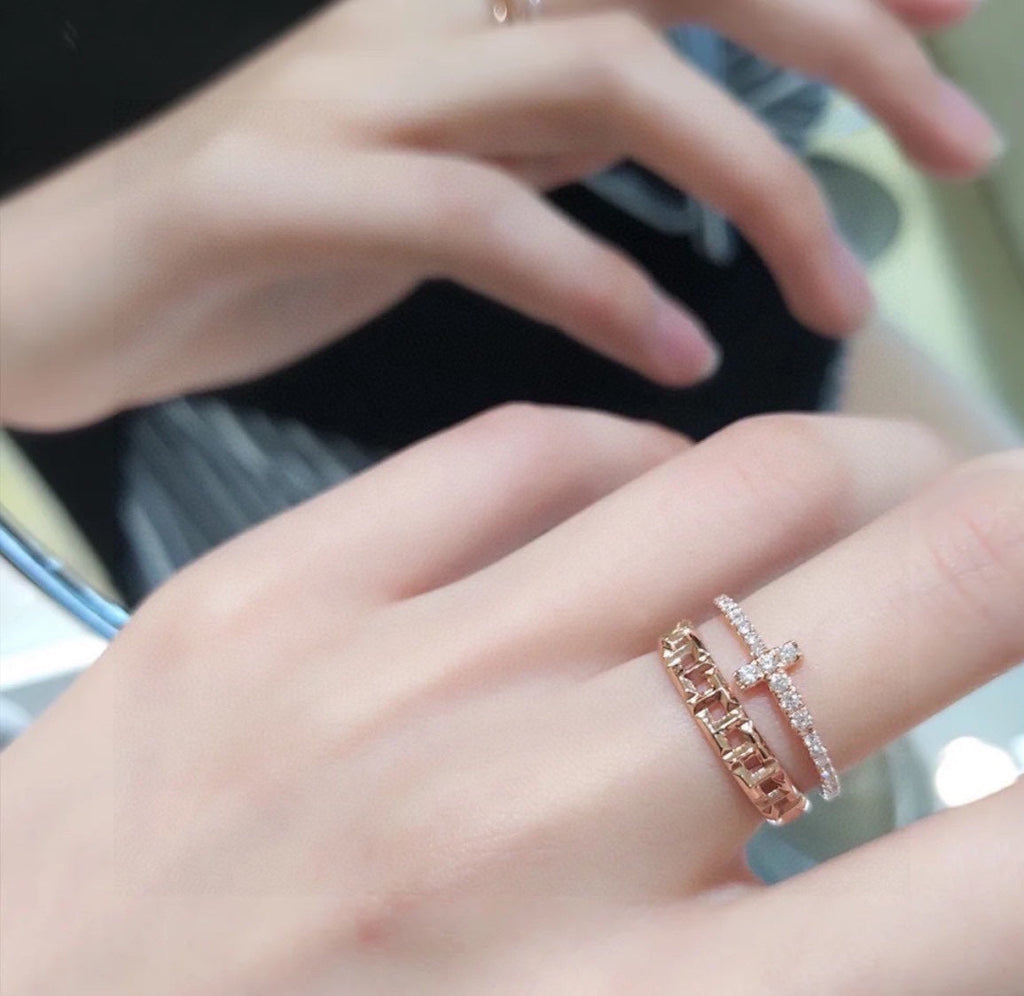 Tiffany Diamond Wire 18K Gold Ring product image 9, provided for visual reference and product detail review
