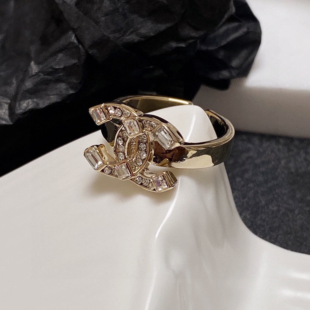 Chanel Crystals 18K Gold Ring product image 7, provided for visual reference and product detail review
