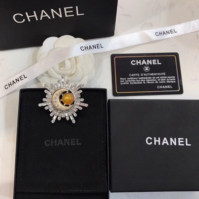 Chanel Crystal 18K Gold Brooch product image 5, provided for visual reference and product detail review