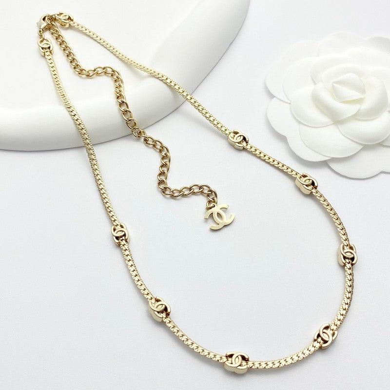 Chanel Chain 18K Gold Necklace product image 7, provided for visual reference and product detail review