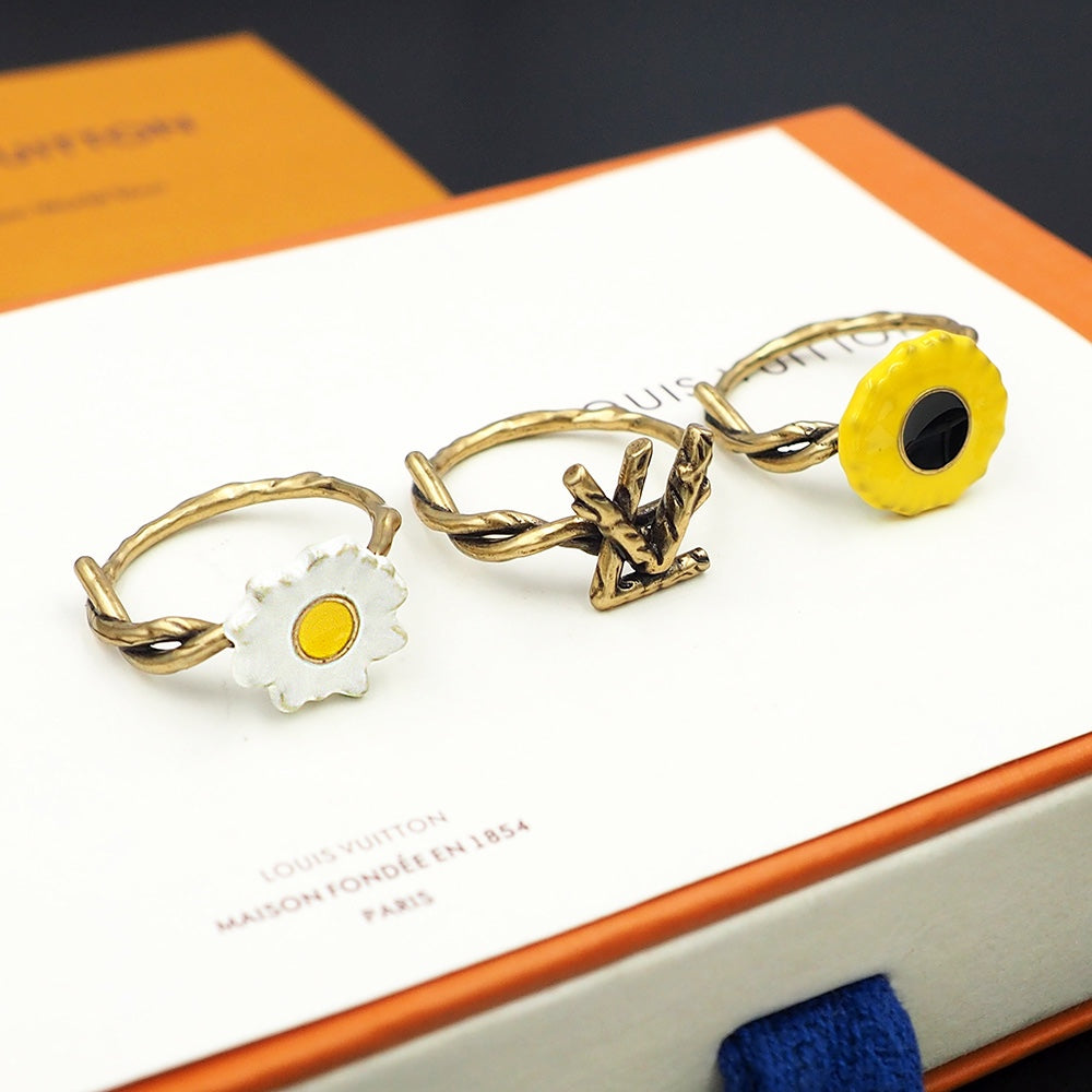 Louis Vuitton Gardening Set of Three 18K Gold Ring product image 4, provided for visual reference and product detail review