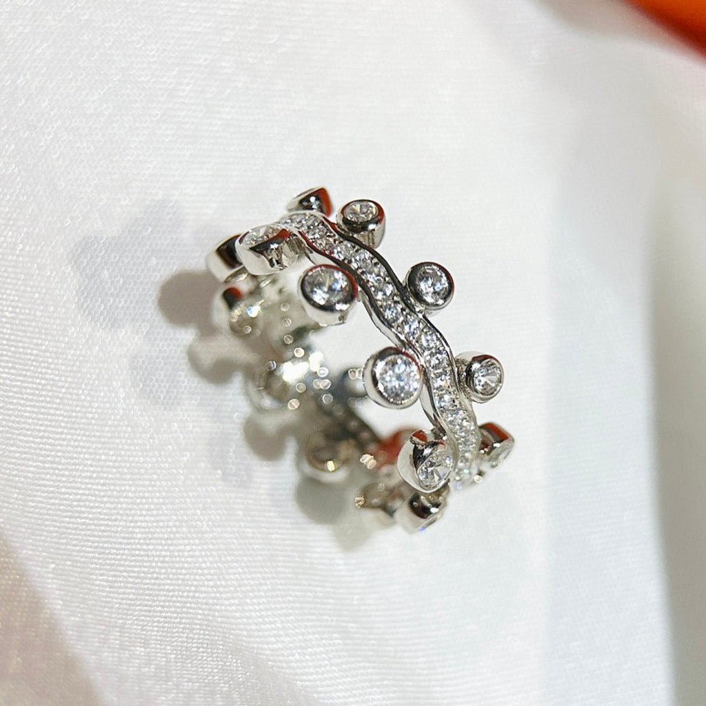 Hermes Vine Flower Dewdrops Diamond 18K Gold Ring product image 1, provided for visual reference and product detail review