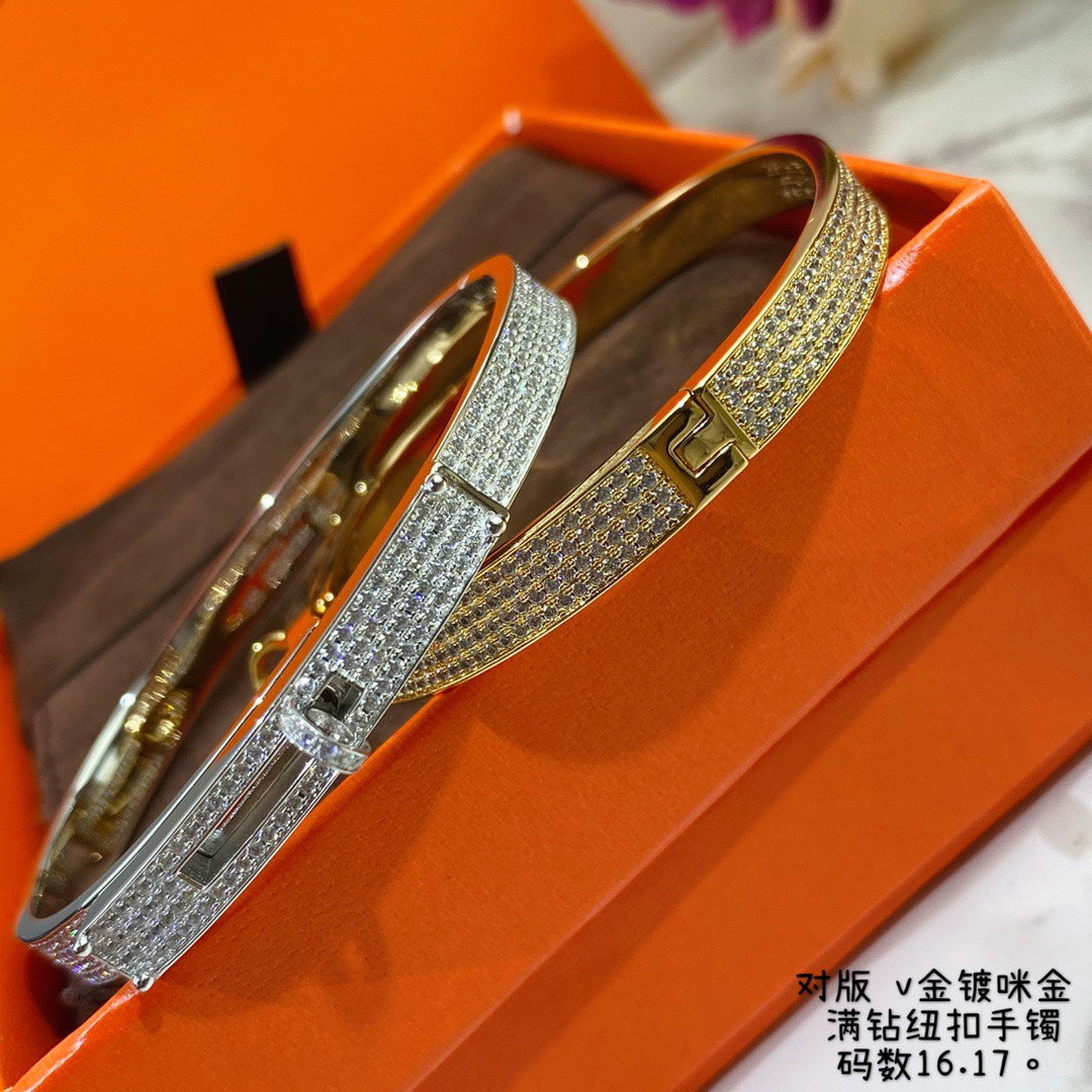 Hermes Kelly Diamonds 18K Yellow Gold Bracelet product image 11, provided for visual reference and product detail review