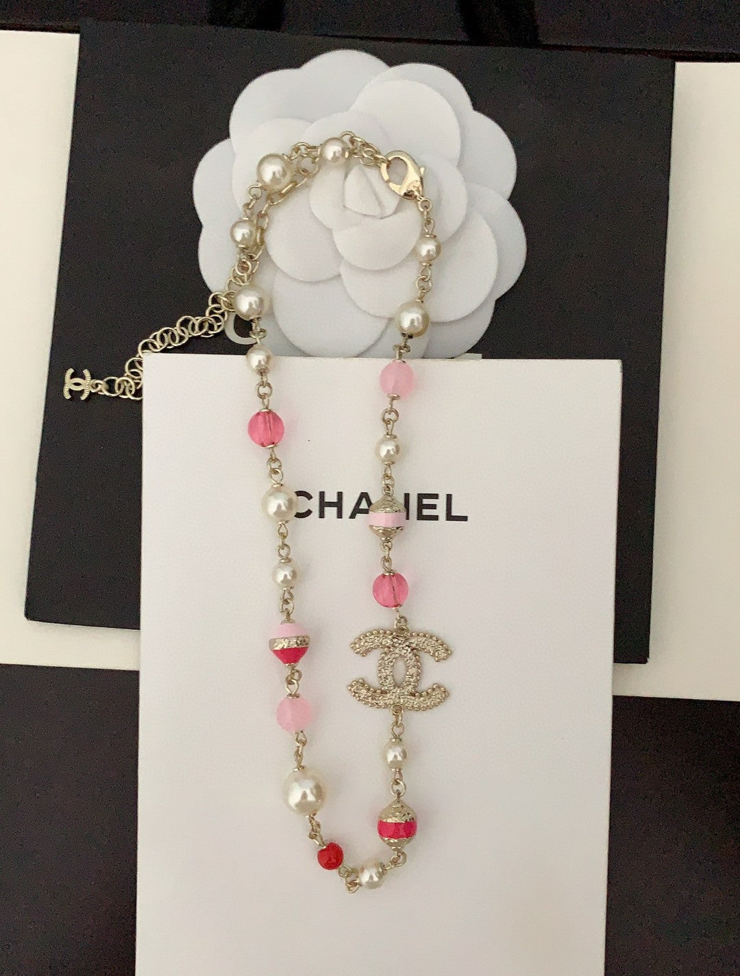 Chanel Pink & White Pearls 18K Gold Necklace product image 6, provided for visual reference and product detail review