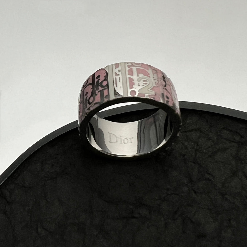 Dior Monogram Enamel 18K Gold Ring product image 10, provided for visual reference and product detail review