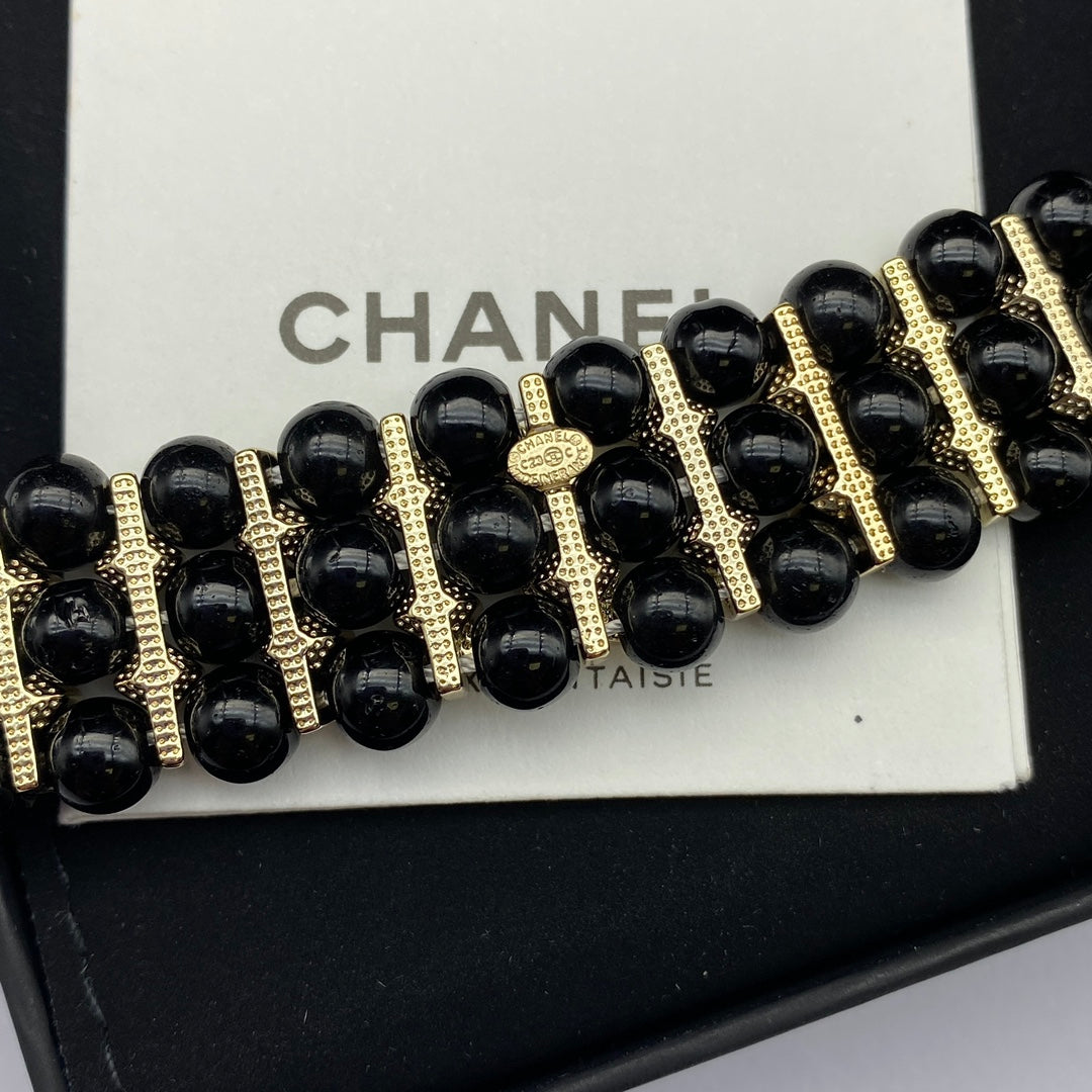 Chanel Strass Choker 18K Gold Necklace product image 4, provided for visual reference and product detail review